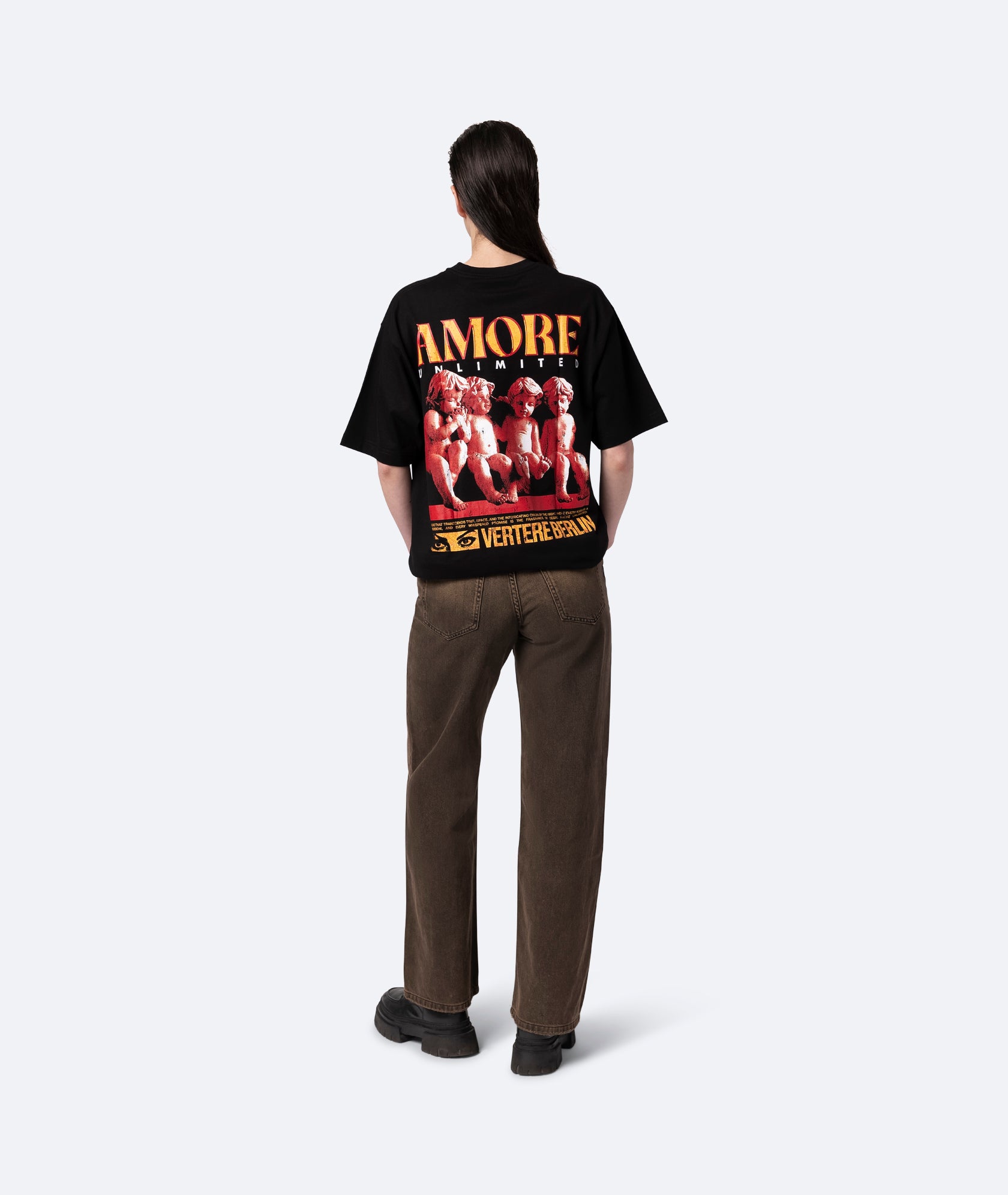 AMORE UNLTD. T-SHIRT - BLACK