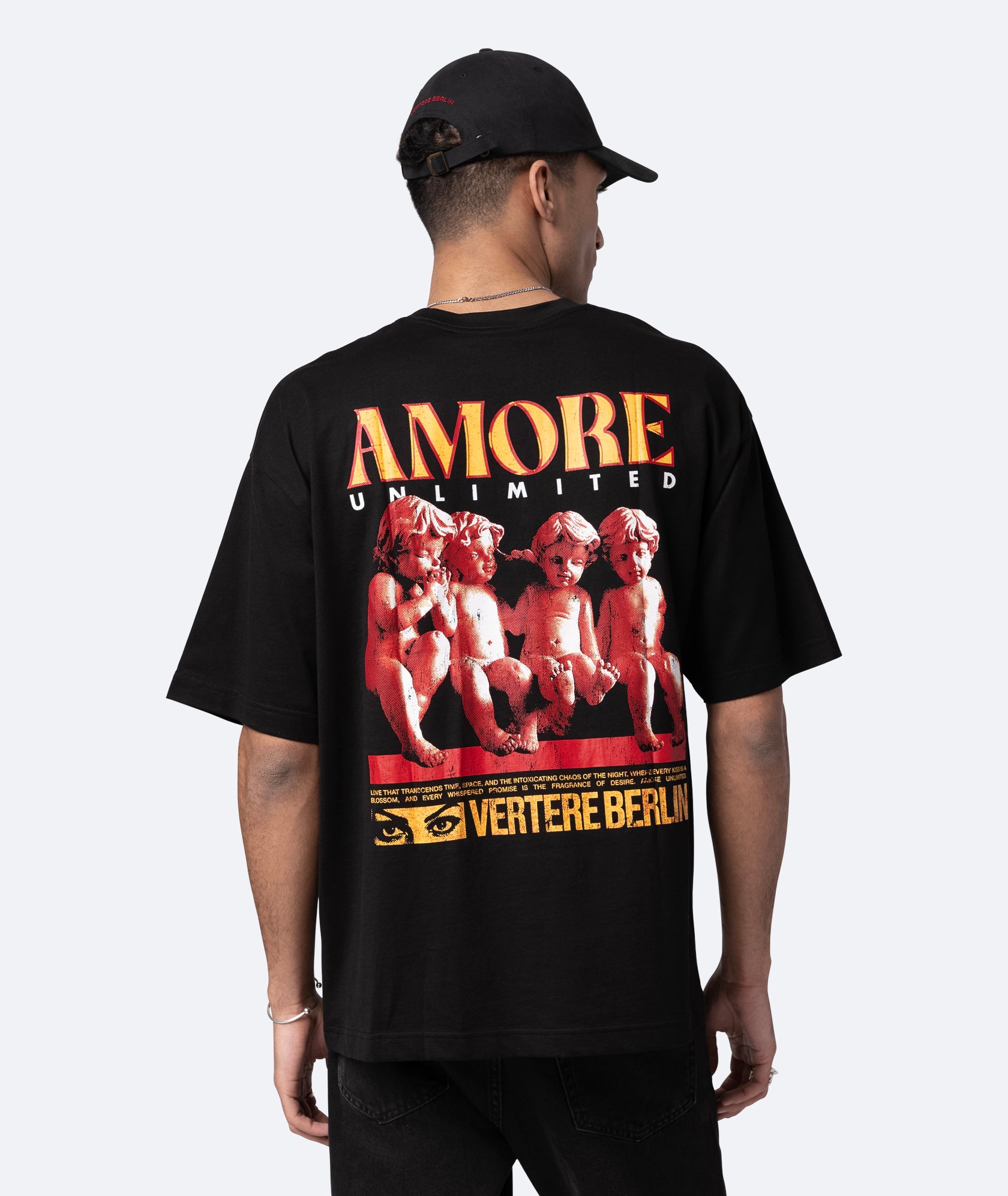 AMORE UNLTD. T-SHIRT - BLACK